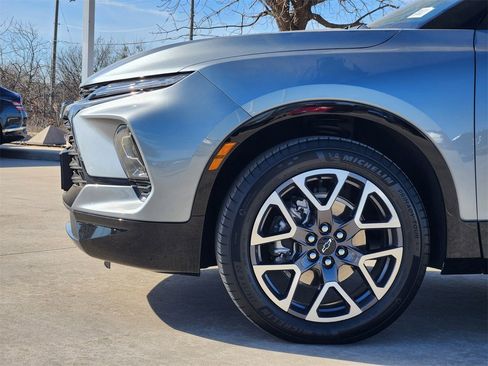 Used 2025 Chevrolet Blazer RS image 8