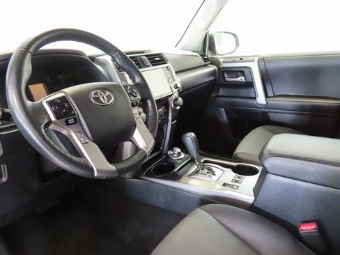 Used 2024 Toyota 4Runner SR5 Premium image 4