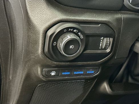Used 2023 Jeep Wrangler Unlimited Sahara w/ Cold Weather Group AWD/4WD image 17