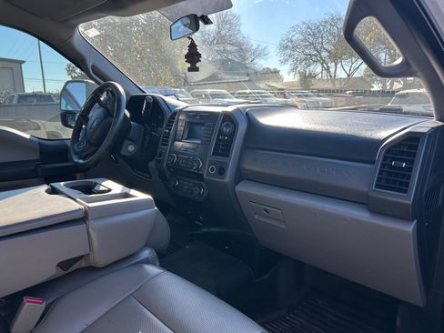 Used 2017 Ford F250 XL w/ Power Equipment Group image 7