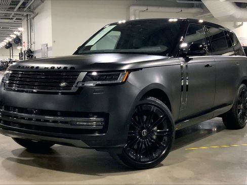 Used 2025 Land Rover Range Rover Long Wheelbase SE image 1