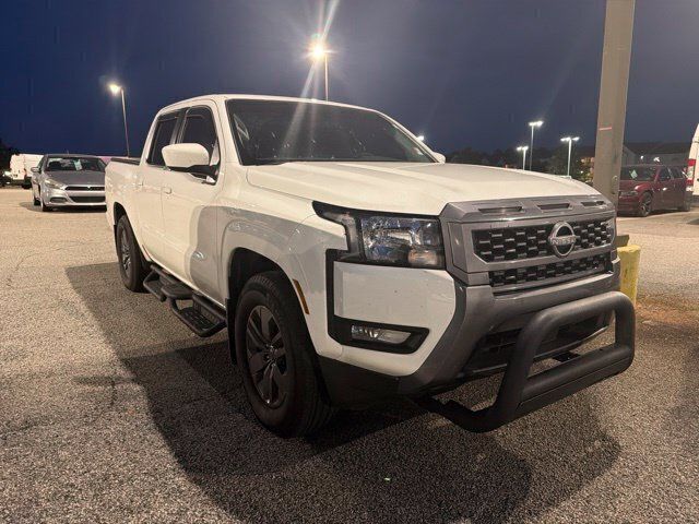 Used 2025 Nissan Frontier SV w/ SV Convenience Package RWD image 1