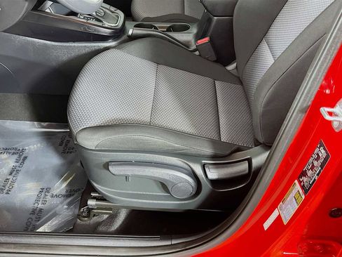 Used 2023 Kia Soul LX image 19