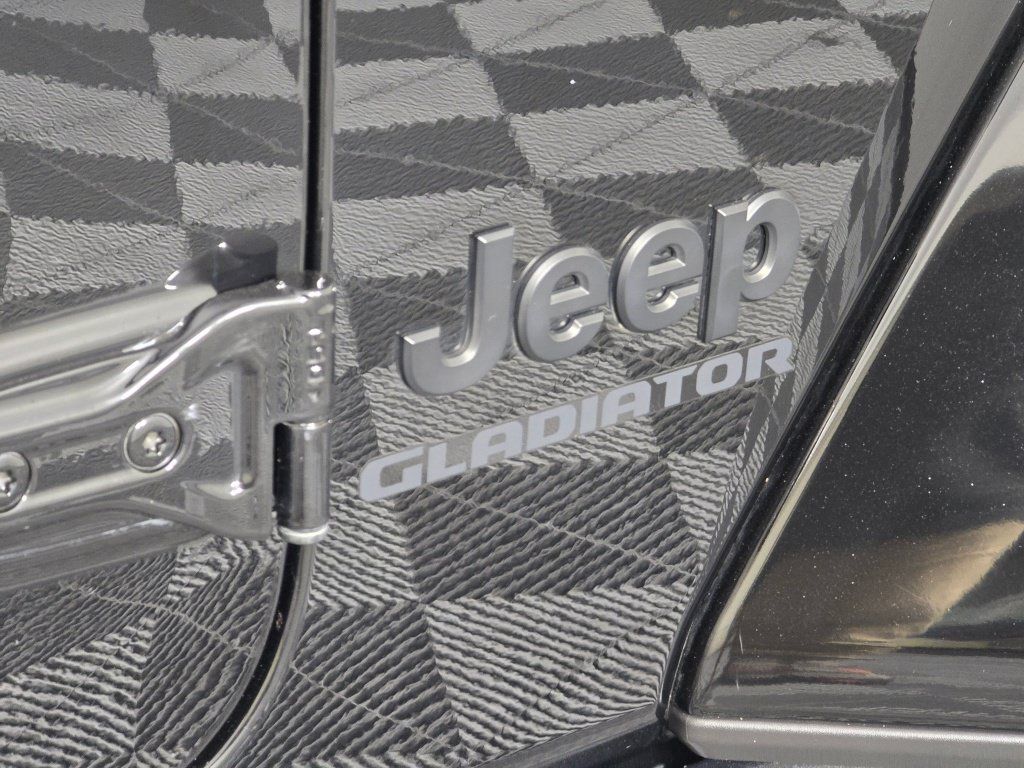 Used 2022 Jeep Gladiator Sport AWD/4WD image 42