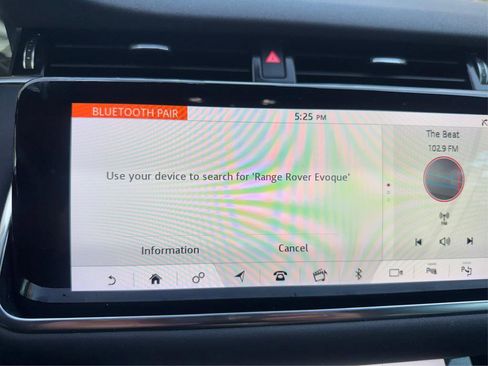 Used 2020 Land Rover Range Rover Evoque SE image 32