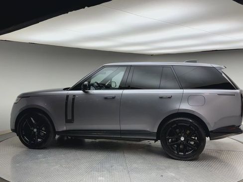 Used 2025 Land Rover Range Rover SE AWD/4WD image 5