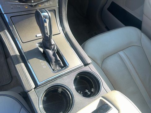 Used 2015 Lincoln MKX AWD w/ Equipment Group 101A image 11