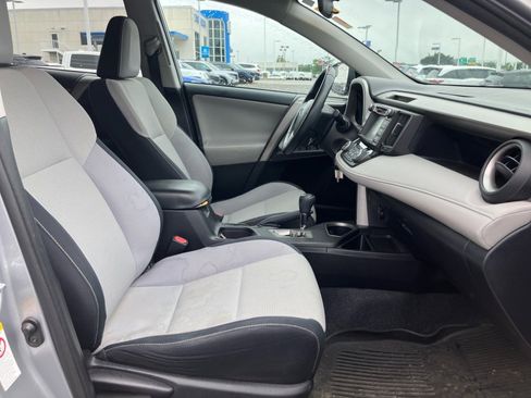 Used 2016 Toyota RAV4 XLE AWD/4WD image 30