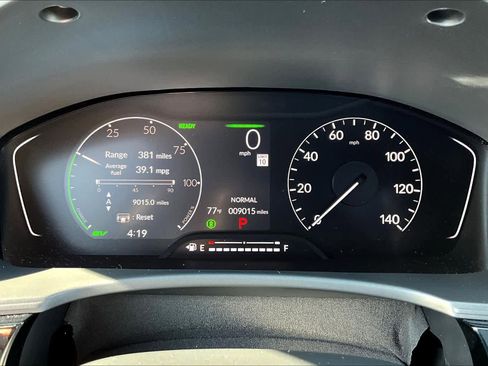 Used 2025 Honda Civic Sport image 25