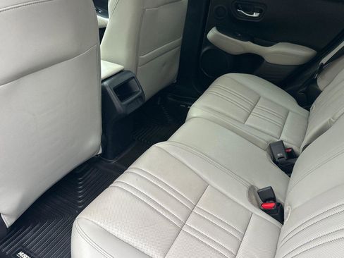 Used 2024 Honda HR-V EX-L image 8