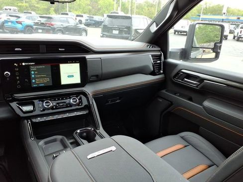 New 2026 GMC Sierra 2500 AT4 w/ Technology Package AWD/4WD image 27
