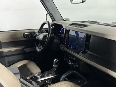 Used 2023 Ford Bronco Wildtrak image 31