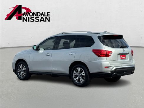 Used 2020 Nissan Pathfinder SV image 4