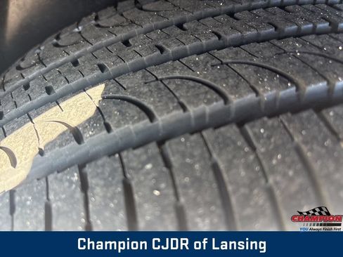 Used 2025 Jeep Compass Limited AWD/4WD image 33