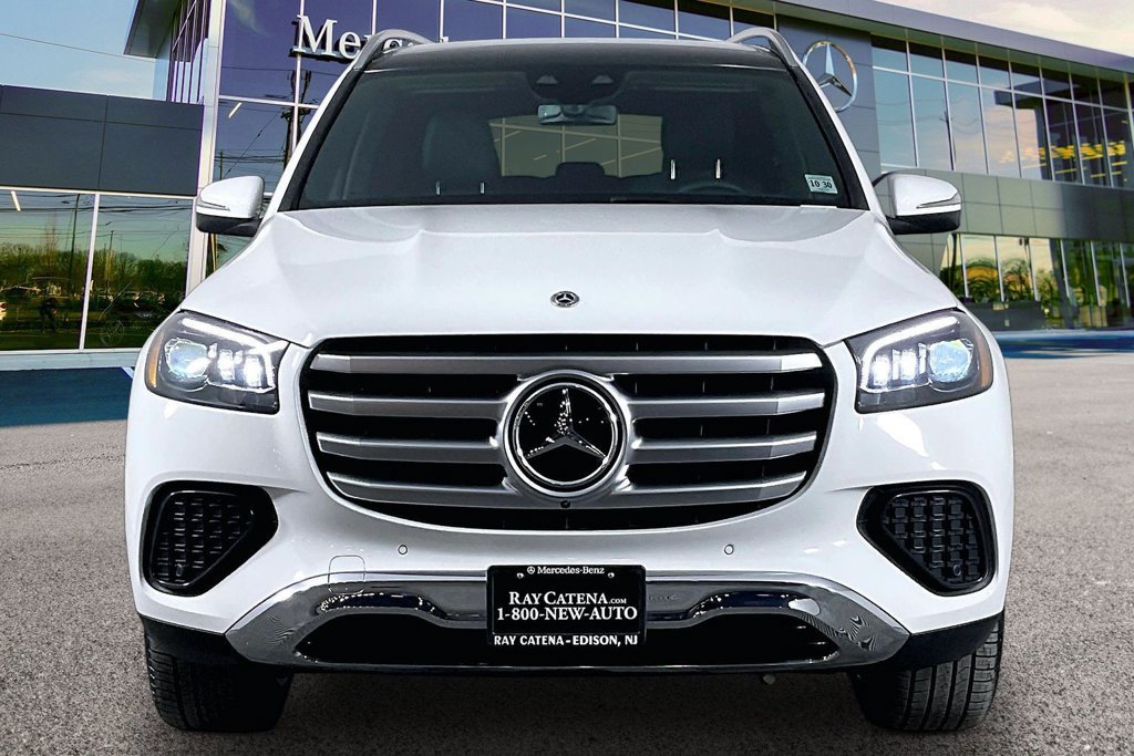 Used 2026 Mercedes-Benz GLS 450 4MATIC image 3