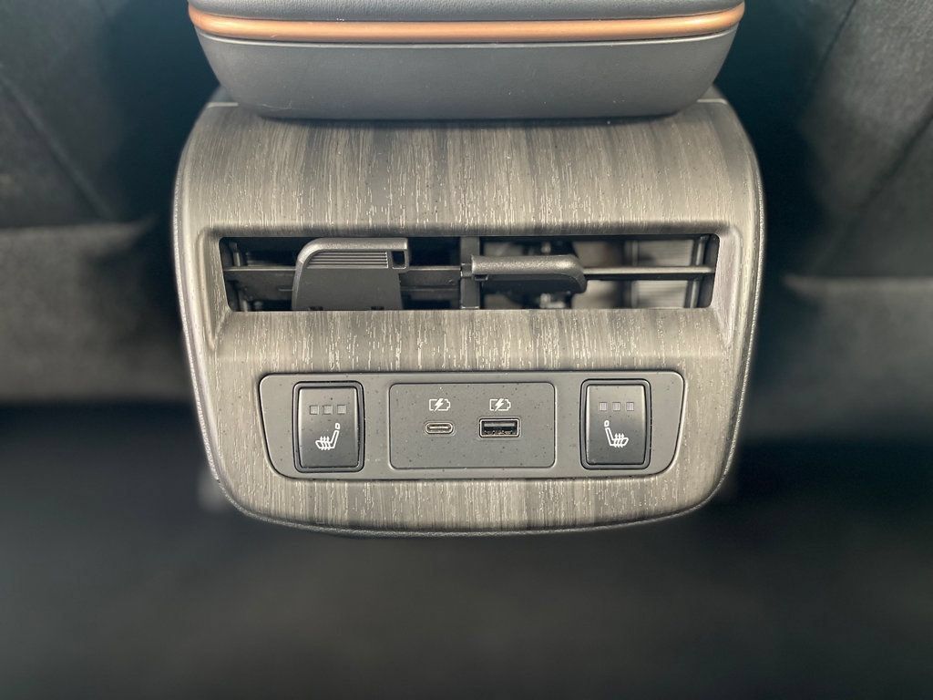 Used 2023 Nissan Ariya FWD image 22