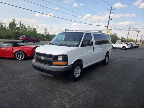 Used 2012 Chevrolet Express 3500 RWD image 3