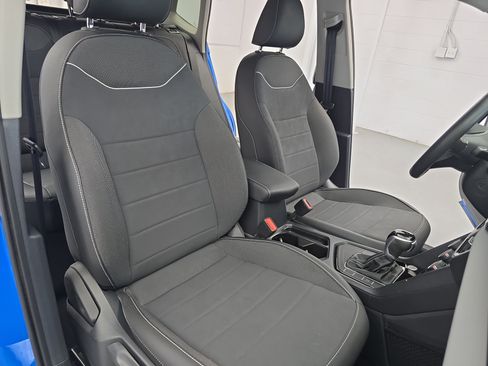 Certified 2023 Volkswagen Taos SE w/ Panoramic Sunroof Package FWD image 10