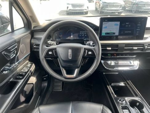 Certified 2024 Lincoln Corsair FWD image 15