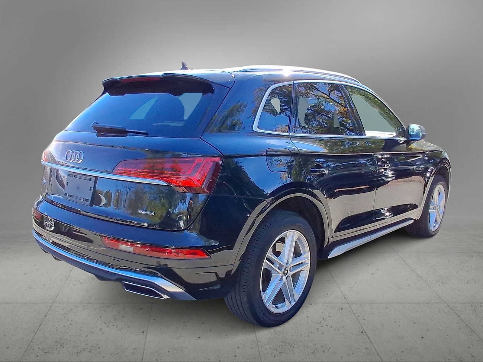 Certified 2024 Audi Q5 e Premium AWD/4WD image 8