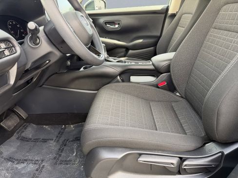Used 2025 Honda HR-V LX image 7