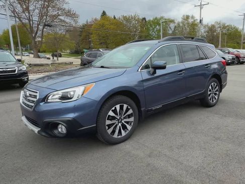 Used 2017 Subaru Outback 2.5i Limited AWD/4WD image 4