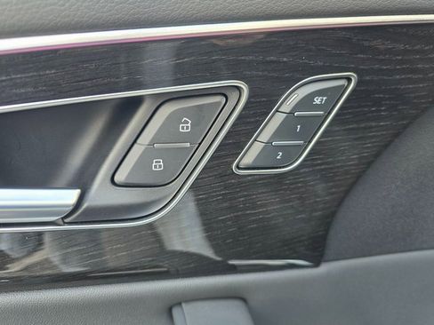 Used 2025 Audi Q8 Premium Plus image 48