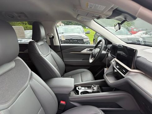 Used 2026 Ford Explorer Active w/ Active Comfort Package AWD/4WD image 38