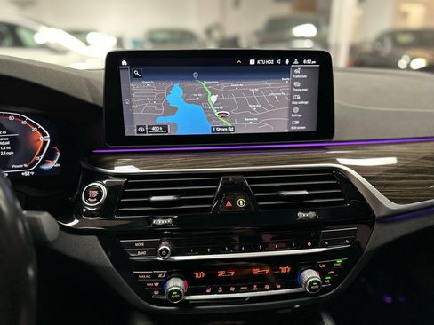 Used 2022 BMW 540i xDrive w/ M Sport Package image 23