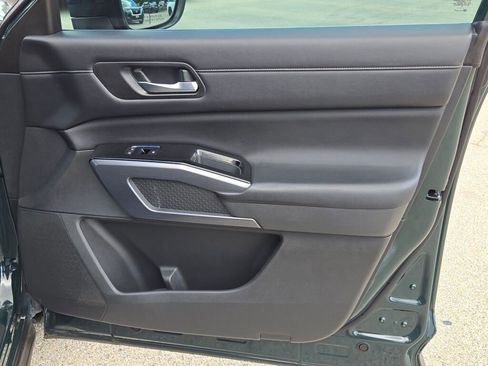 Used 2023 Nissan Pathfinder SL image 9