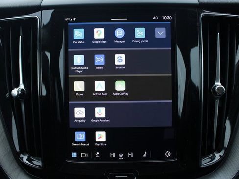 Used 2025 Volvo XC60 B5 Plus image 20