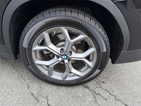 Used 2024 BMW X3 xDrive30i w/ Premium Package image 18