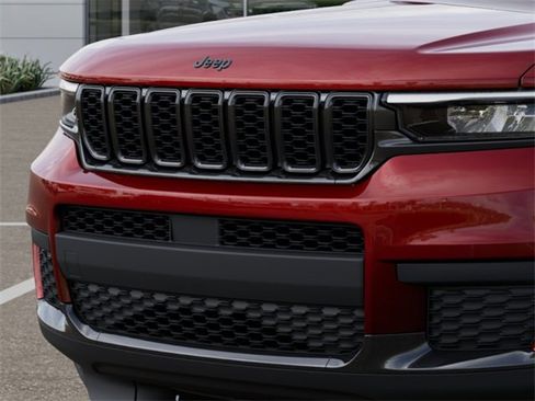 New 2025 Jeep Grand Cherokee L Altitude image 11