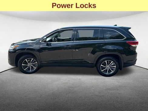 Used 2019 Toyota Highlander XLE AWD/4WD image 6