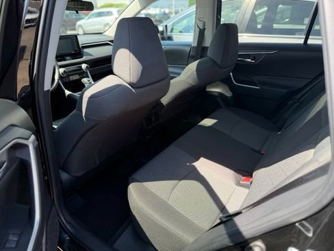 Used 2022 Toyota RAV4 XLE w/ Convenience Package AWD/4WD image 12