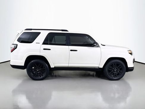 Used 2019 Toyota 4Runner Limited AWD/4WD image 5