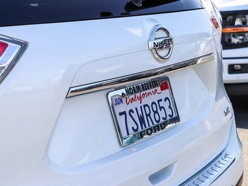 Used 2016 Nissan Rogue SV FWD image 12