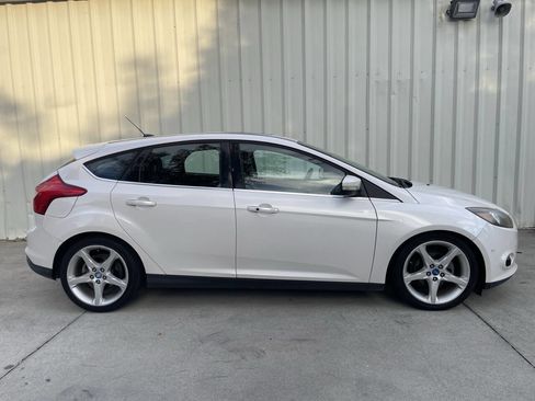 Used 2012 Ford Focus Titanium image 2