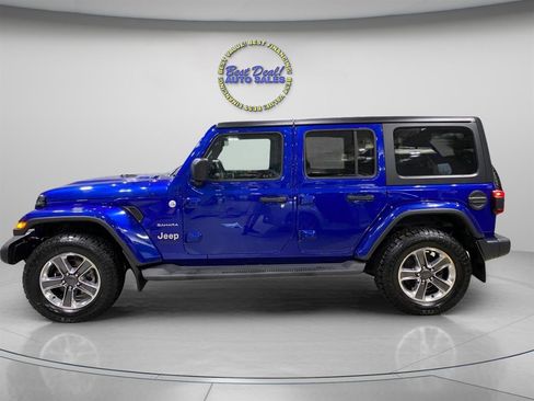 Used 2020 Jeep Wrangler Unlimited Sahara AWD/4WD image 2
