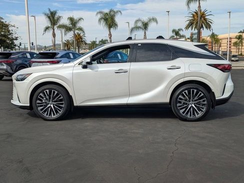 Used 2025 Lexus RX 350 w/ Convenience Package image 8