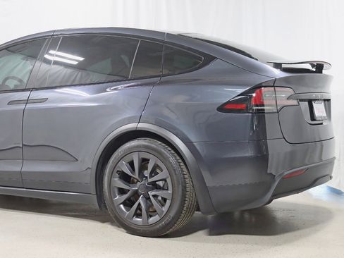 Used 2024 Tesla Model X image 11