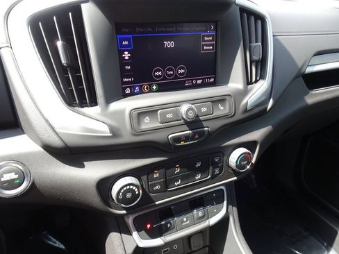 Used 2024 GMC Terrain SLE FWD image 18