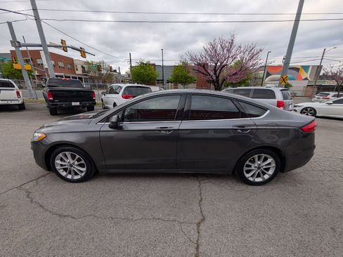 Used 2020 Ford Fusion SE FWD image 9
