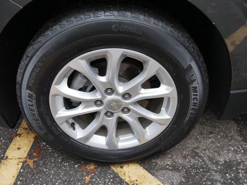 Used 2020 Chevrolet Equinox LT image 30