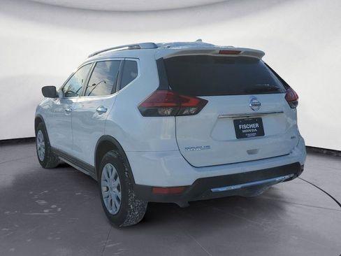 Used 2017 Nissan Rogue S w/ Appearance Package image 4