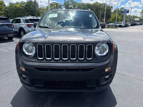 Used 2017 Jeep Renegade Latitude AWD/4WD image 3