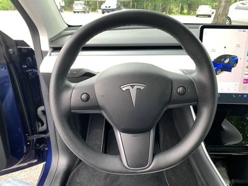Used 2020 Tesla Model Y Long Range image 10