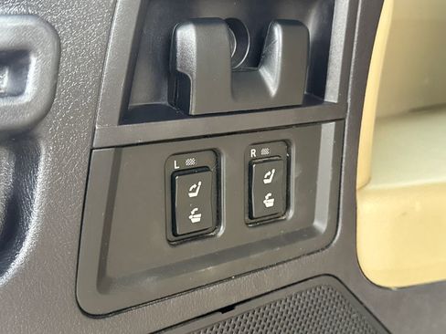 Used 2015 Toyota Sequoia Limited image 34