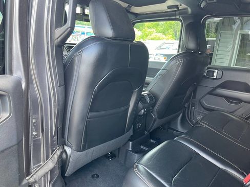 Used 2018 Jeep Wrangler Unlimited Sahara w/ Dual Top Group AWD/4WD image 24