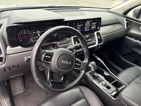 Used 2022 Kia Sorento SX image 4